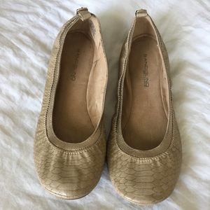 Bandolino Nude Flats